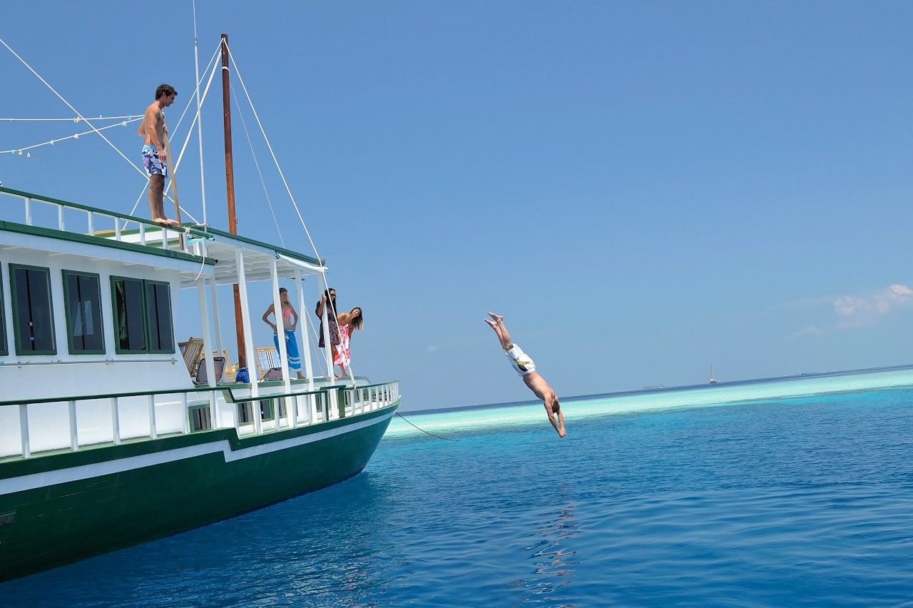 12 Best Wellness Getaways Maldives Sailing Boat Gahaa Diving Travellers Voyage Maldives 2013 Img1035 Lg Rgb