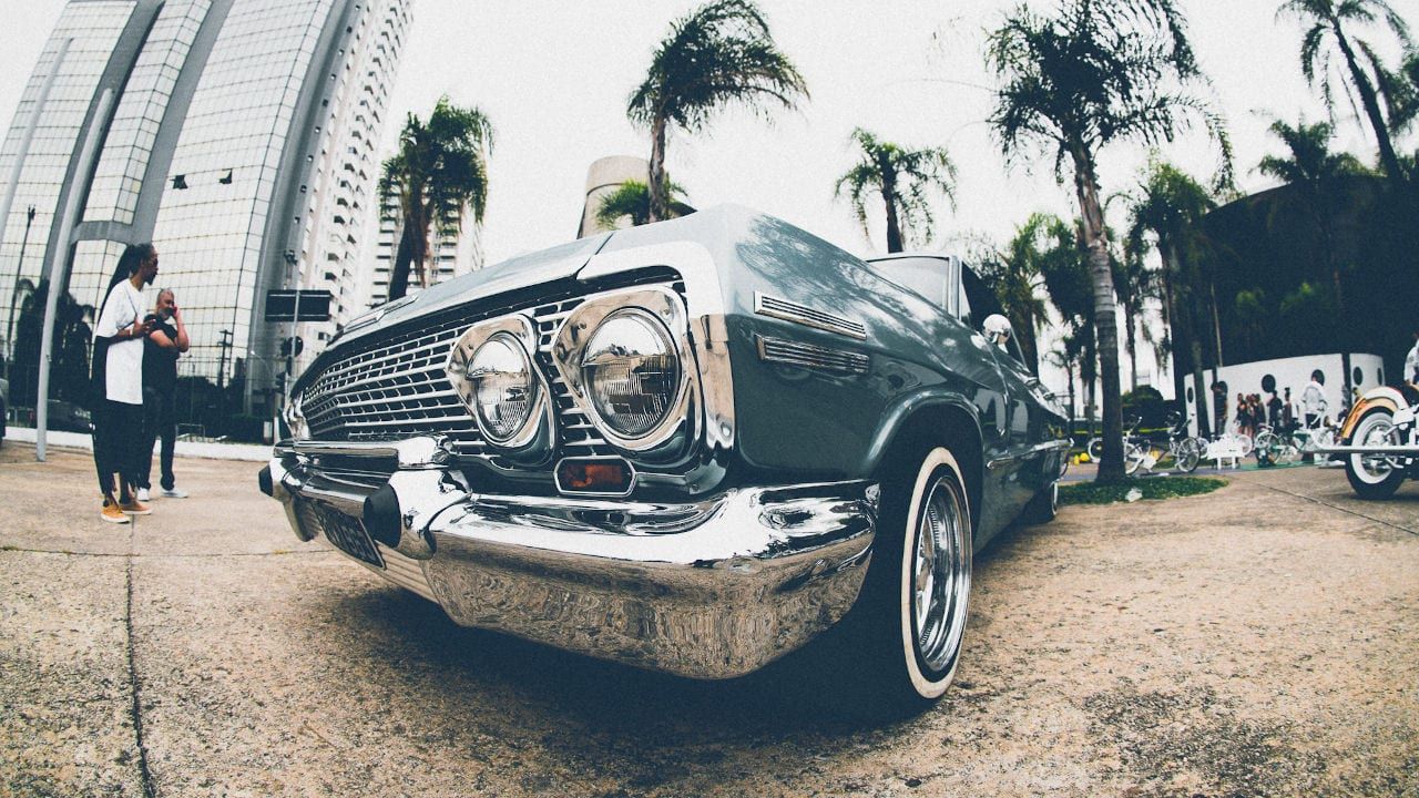 Classic Cars Canadas Best Luxury Website 10