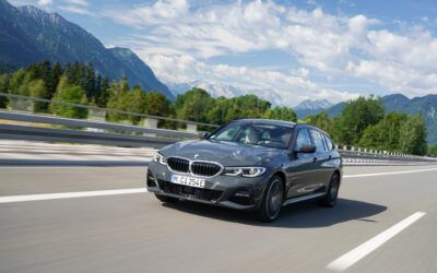 REVIEW: BMW 330E IS A NO-COMPROMISE HYBRID FOR THOSE WHO LOVE DRIVING