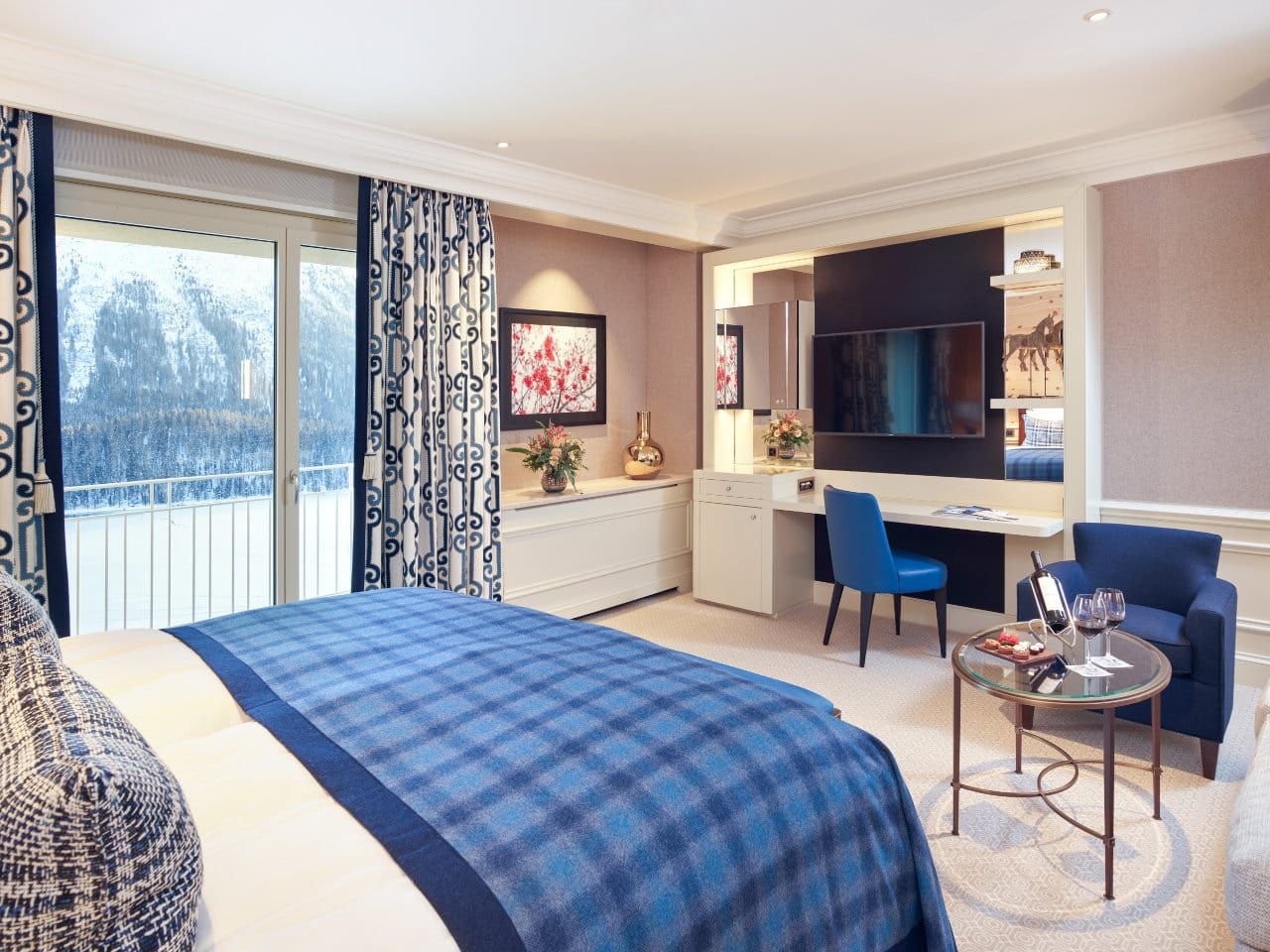 Kulm Hotel Deluxe Double Room With Winter Frozen Lake View