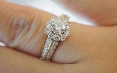 THINGS TO KNOW BEFORE PURCHASING AN ENGAGEMENT RING